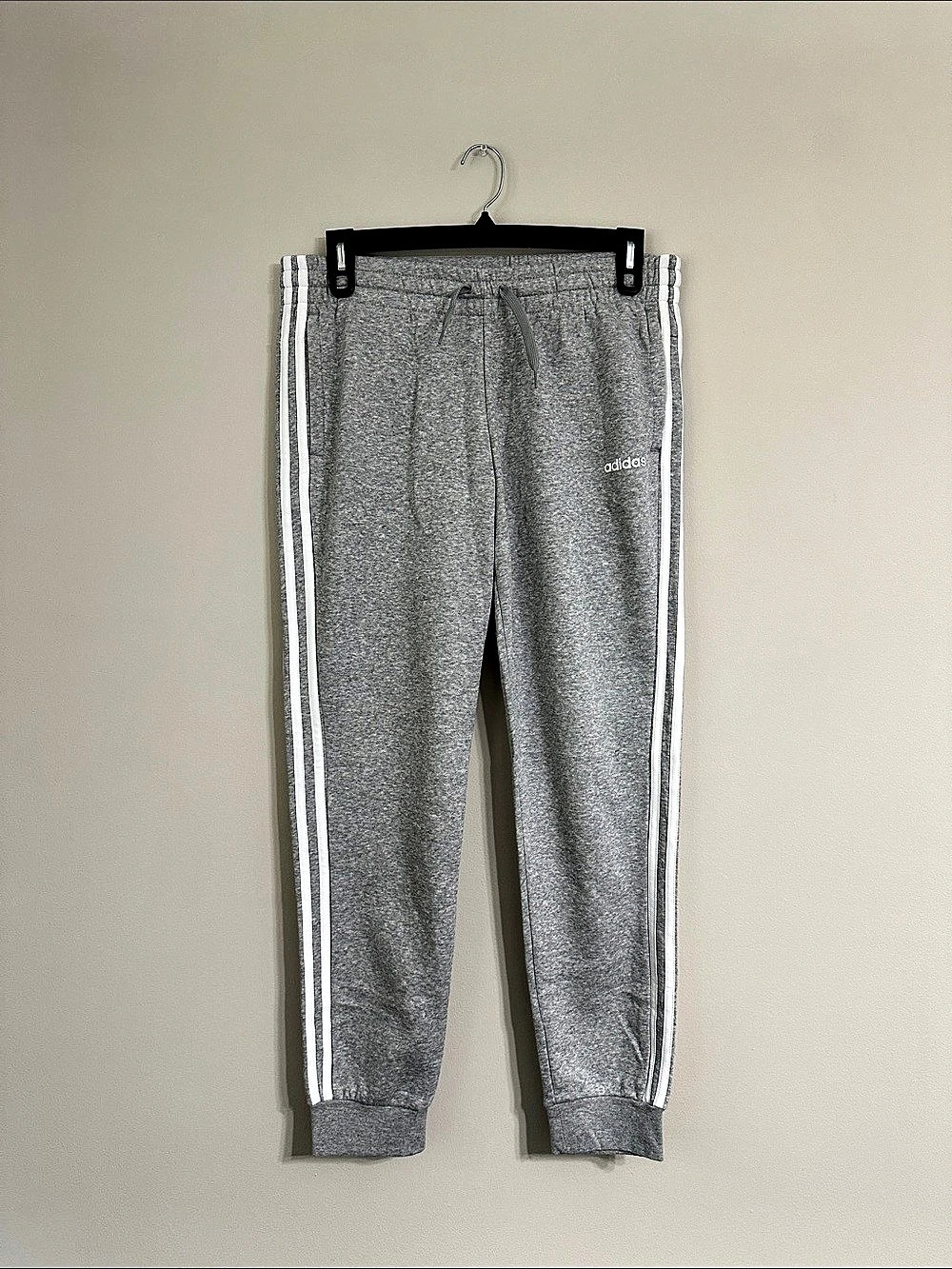 adidas Essentials 3-Stripes Fleece joggers